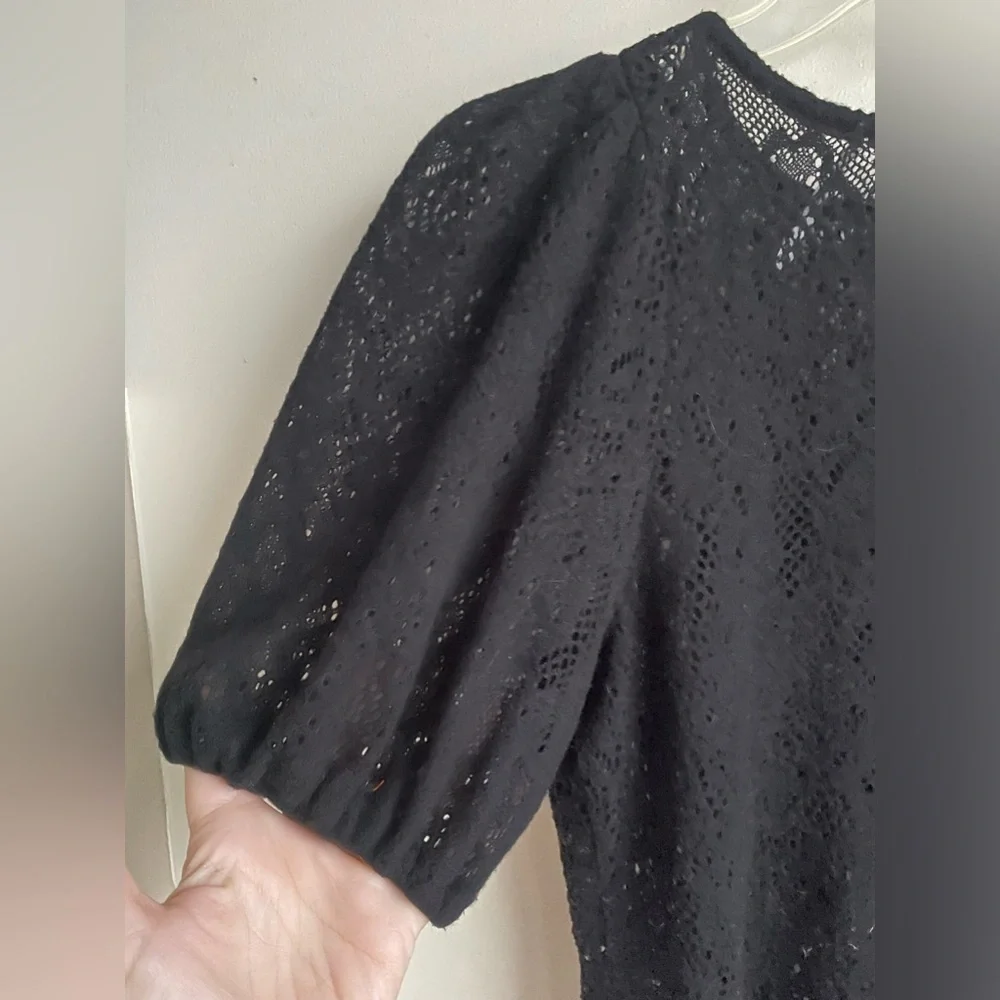 Free People Size Small Black Lace Sweater Dress Puff Sleeve Excellent‎ Condition